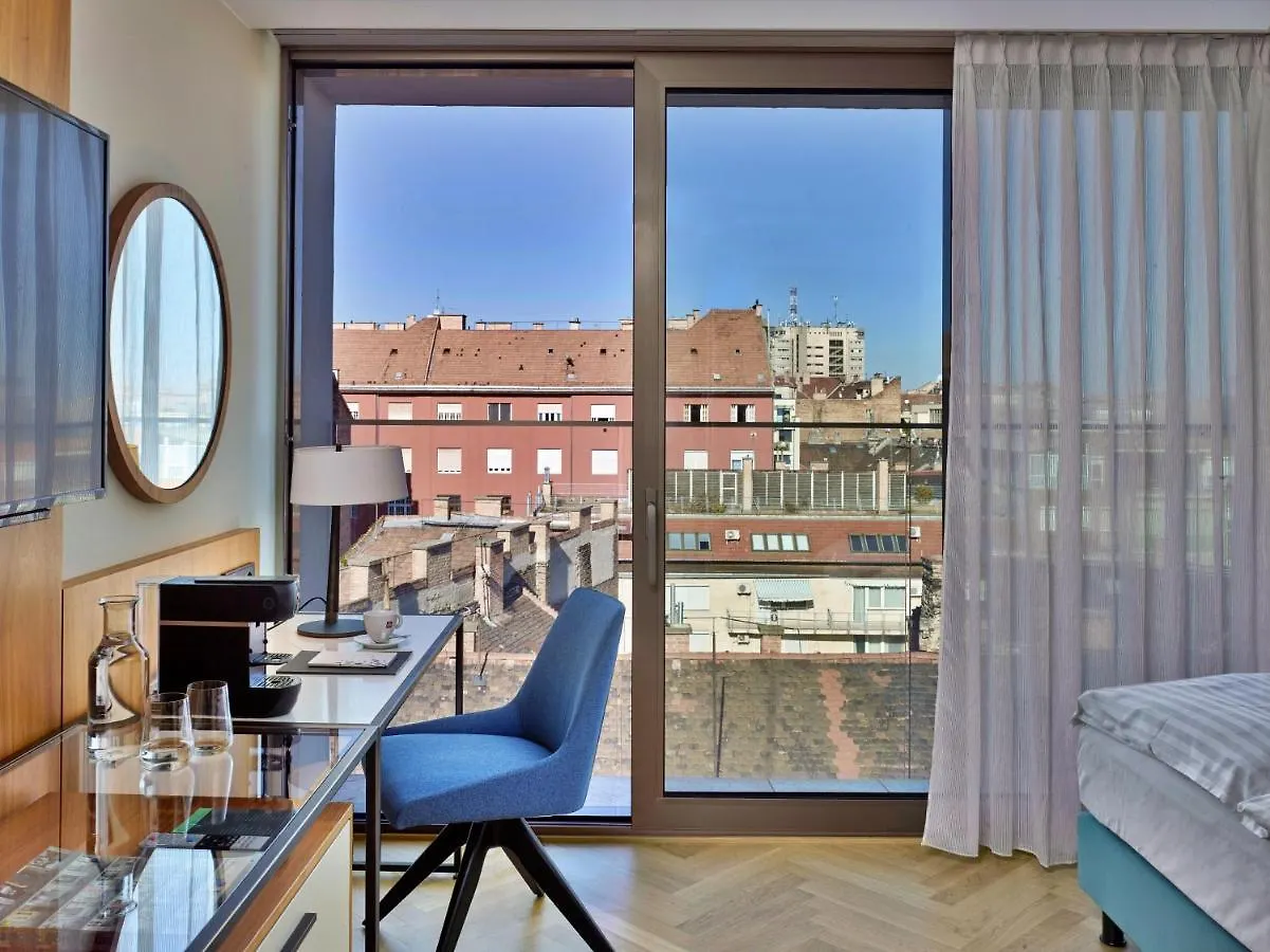 Est Grand Hotel Savoy Budapest