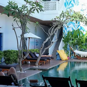 Dip & Doze Living , Canggu Indonésia