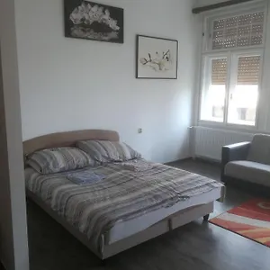 Next Door Apartamento